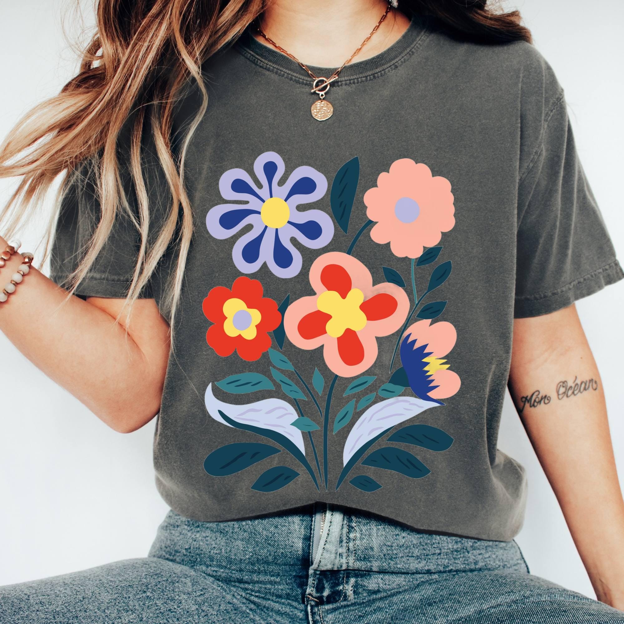 flower market, Garden T-shirt, Mom Gift, Gift for Her, 70s Flower Power Shirt, Floral T-shirt,
